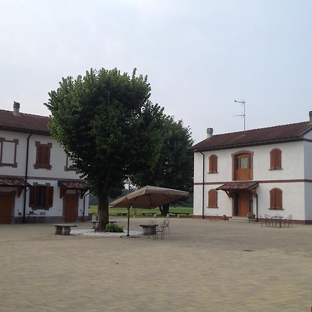 Bed And Breakfast Azienda Agricola Cascina Salazzara Magenta Exterior foto