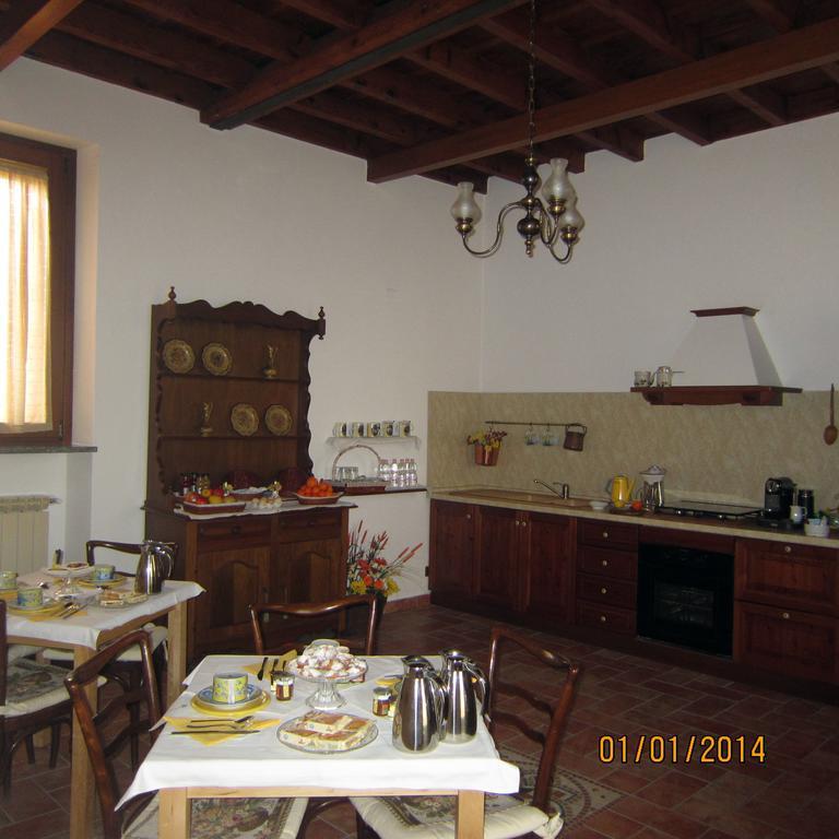 Bed And Breakfast Azienda Agricola Cascina Salazzara Magenta Quarto foto