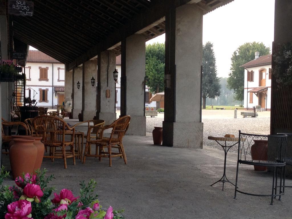 Bed And Breakfast Azienda Agricola Cascina Salazzara Magenta Exterior foto
