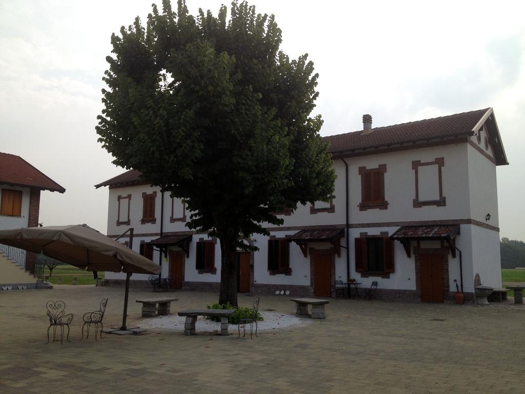 Bed And Breakfast Azienda Agricola Cascina Salazzara Magenta Exterior foto